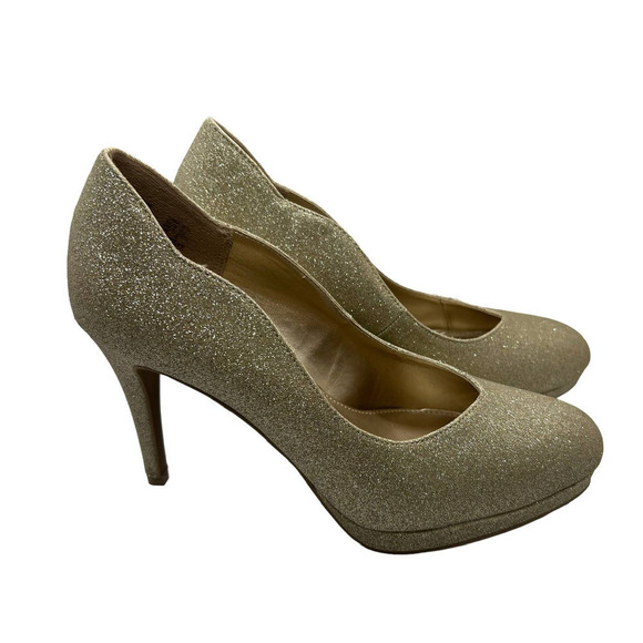 FIONI Clothing Shoes - Fioni Gold Sparkle Scallop Pump Heels Size 6 1/2